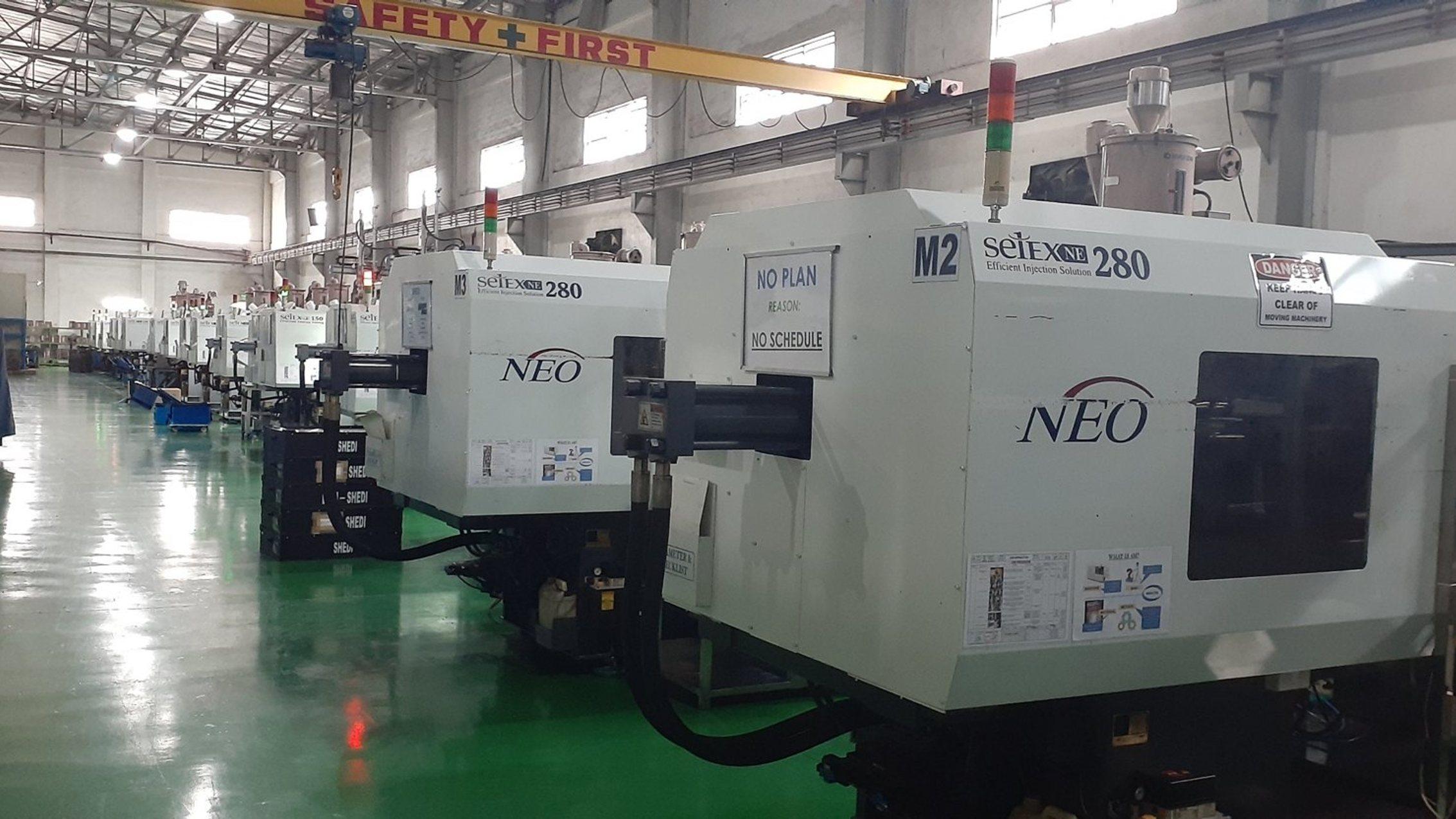 PL Technology injection molding production floor