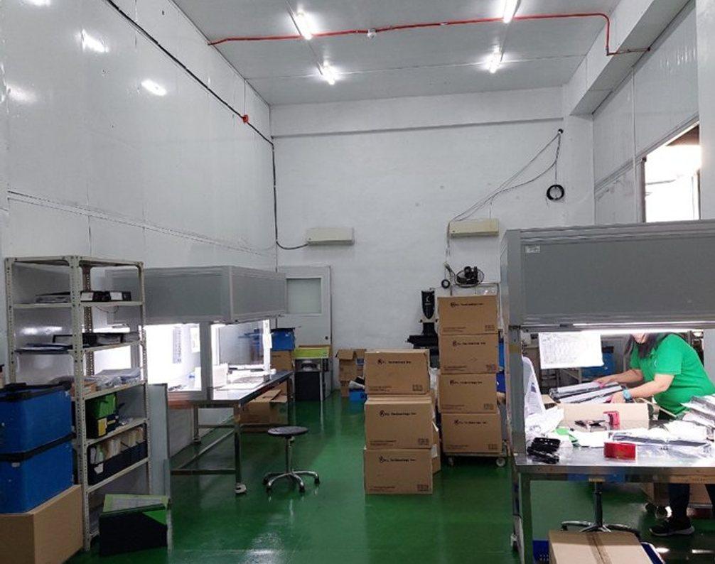 PL Technology quality control room